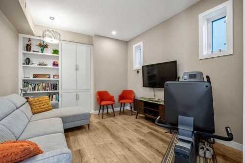 2226 Westmount Road Nw, Calgary, AB - Indoor