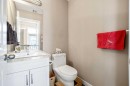 2226 Westmount Road Nw, Calgary, AB  - Indoor Photo Showing Bathroom 
