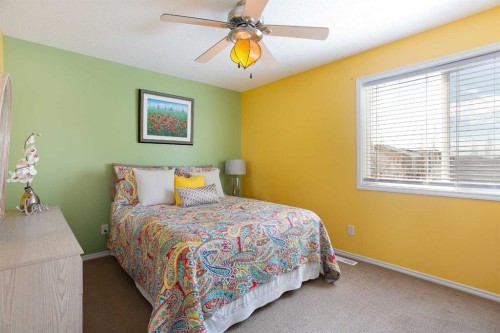 211 Prestwick Heights Se, Calgary, AB - Indoor Photo Showing Bedroom
