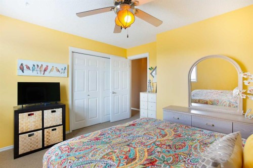 211 Prestwick Heights Se, Calgary, AB - Indoor Photo Showing Bedroom