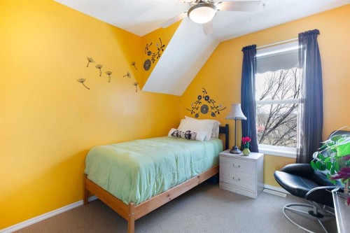 211 Prestwick Heights Se, Calgary, AB - Indoor Photo Showing Bedroom