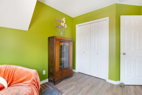 211 Prestwick Heights Se, Calgary, AB - Indoor Photo Showing Bedroom