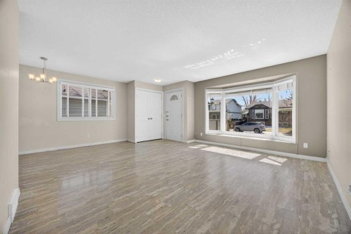 84 Macewan Glen Way Nw, Calgary, AB - Indoor Photo Showing Other Room