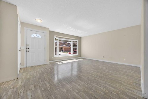 84 Macewan Glen Way Nw, Calgary, AB - Indoor Photo Showing Other Room