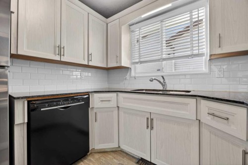 84 Macewan Glen Way Nw, Calgary, AB - Indoor Photo Showing Kitchen