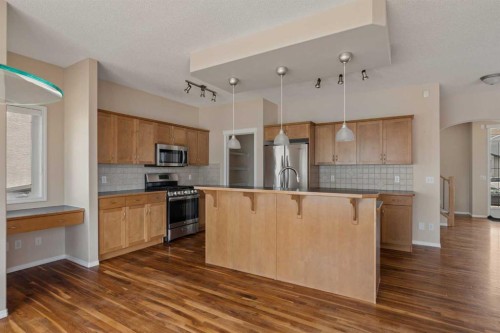 11 Valley Crest Rise Nw, Calgary, AB - Indoor Photo Showing Kitchen