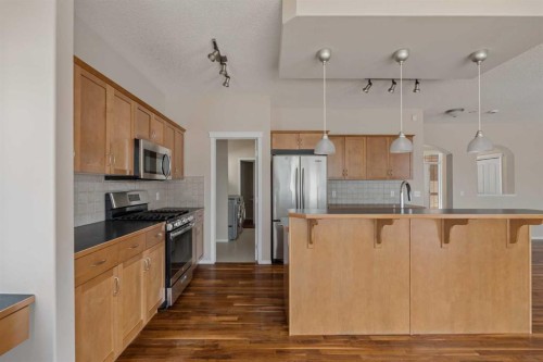 11 Valley Crest Rise Nw, Calgary, AB - Indoor Photo Showing Kitchen