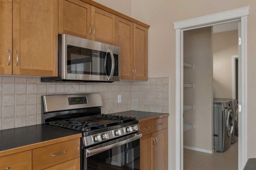 11 Valley Crest Rise Nw, Calgary, AB - Indoor Photo Showing Kitchen