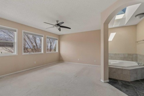 11 Valley Crest Rise Nw, Calgary, AB - Indoor Photo Showing Other Room