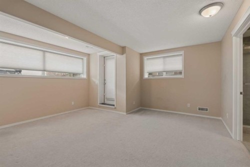 11 Valley Crest Rise Nw, Calgary, AB - Indoor Photo Showing Other Room