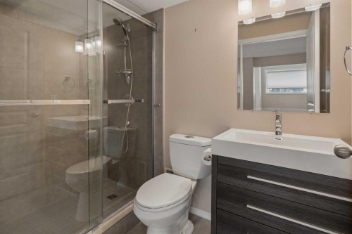 11 Valley Crest Rise Nw, Calgary, AB - Indoor Photo Showing Bathroom