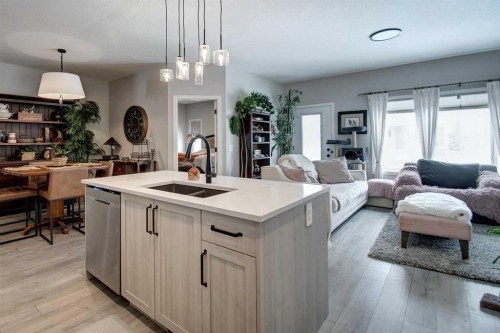 800 Mandalay Link, Carstairs, AB - Indoor Photo Showing Living Room