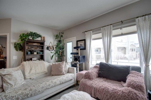 800 Mandalay Link, Carstairs, AB - Indoor Photo Showing Living Room