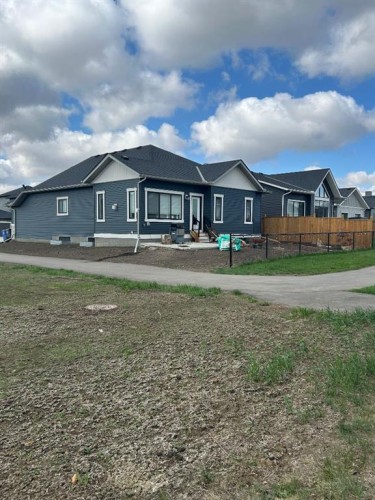 800 Mandalay Link, Carstairs, AB - Outdoor