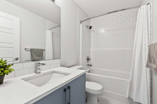 2313-220 Seton Grove Se, Calgary, AB - Indoor Photo Showing Bathroom
