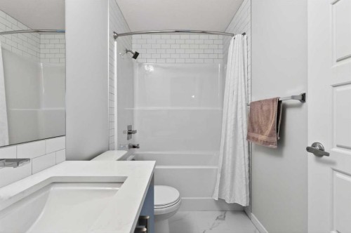 2313-220 Seton Grove Se, Calgary, AB - Indoor Photo Showing Bathroom
