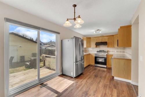 61 Martindale Boulevard Ne, Calgary, AB - Indoor Photo Showing Kitchen