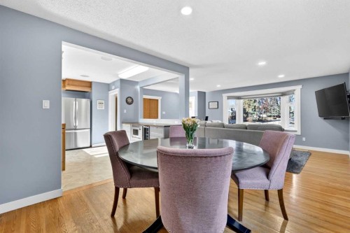 316 Wascana Crescent Se, Calgary, AB - Indoor Photo Showing Dining Room