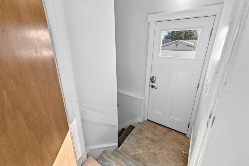 316 Wascana Crescent Se, Calgary, AB - Indoor Photo Showing Other Room