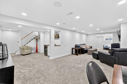 316 Wascana Crescent Se, Calgary, AB - Indoor