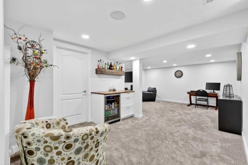 316 Wascana Crescent Se, Calgary, AB - Indoor