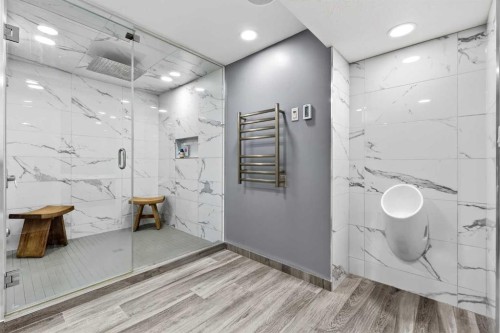 316 Wascana Crescent Se, Calgary, AB - Indoor Photo Showing Bathroom