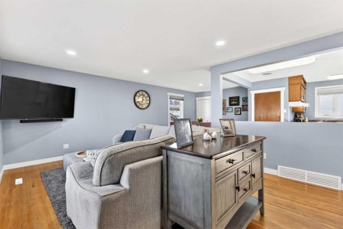 316 Wascana Crescent Se, Calgary, AB - Indoor