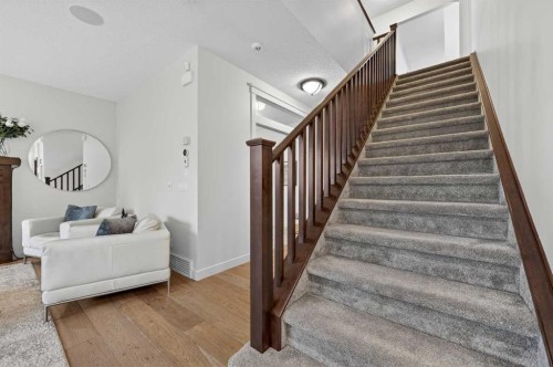 19 Cranbrook Crescent Se, Calgary, AB - Indoor Photo Showing Other Room