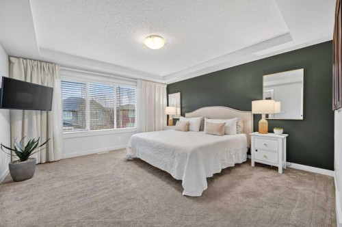19 Cranbrook Crescent Se, Calgary, AB - Indoor Photo Showing Bedroom