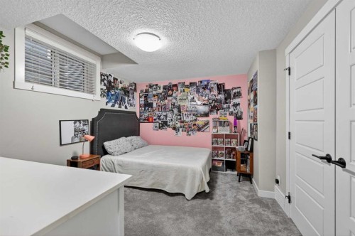 19 Cranbrook Crescent Se, Calgary, AB - Indoor Photo Showing Bedroom
