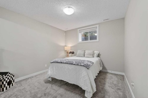 19 Cranbrook Crescent Se, Calgary, AB - Indoor Photo Showing Bedroom