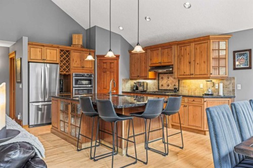 116 Casale Place, Canmore, AB - Indoor Photo Showing Kitchen