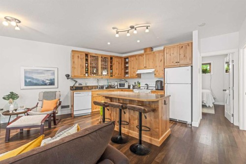 116 Casale Place, Canmore, AB - Indoor Photo Showing Kitchen