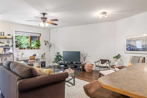 116 Casale Place, Canmore, AB - Indoor Photo Showing Living Room