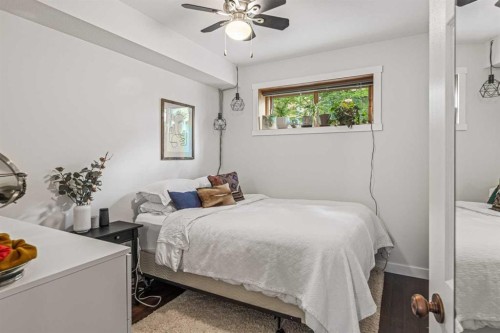 116 Casale Place, Canmore, AB - Indoor Photo Showing Bedroom
