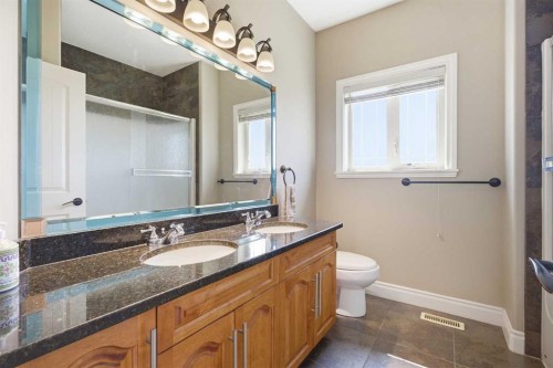 280135 Township Road 242 Se, Chestermere, AB - Indoor Photo Showing Bathroom