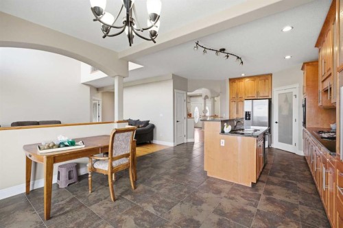 280135 Township Road 242 Se, Chestermere, AB - Indoor Photo Showing Kitchen