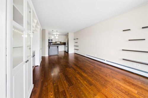 3402-3402 Hawksbrow Point Nw, Calgary, AB - Indoor Photo Showing Other Room