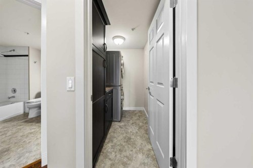 3402-3402 Hawksbrow Point Nw, Calgary, AB - Indoor Photo Showing Other Room