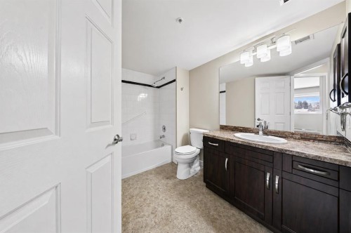 3402-3402 Hawksbrow Point Nw, Calgary, AB - Indoor Photo Showing Bathroom