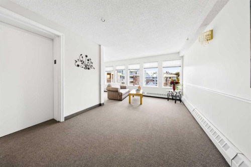 3402-3402 Hawksbrow Point Nw, Calgary, AB - Indoor Photo Showing Other Room