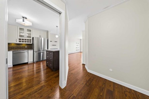 3402-3402 Hawksbrow Point Nw, Calgary, AB - Indoor Photo Showing Kitchen