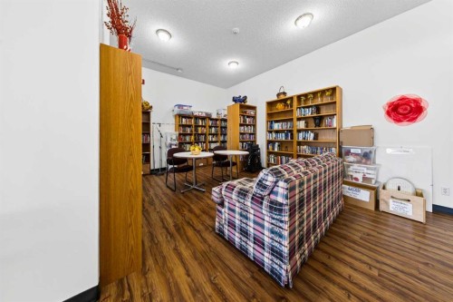 3402-3402 Hawksbrow Point Nw, Calgary, AB - Indoor