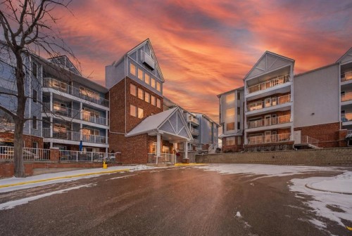 3402-3402 Hawksbrow Point Nw, Calgary, AB - Outdoor