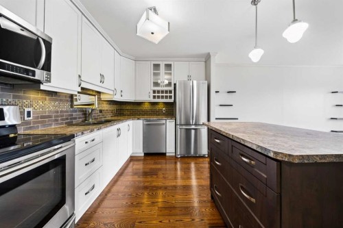 3402-3402 Hawksbrow Point Nw, Calgary, AB - Indoor Photo Showing Kitchen With Upgraded Kitchen
