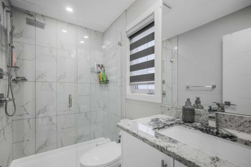 31 Saddleback Way Ne, Calgary, AB - Indoor Photo Showing Bathroom