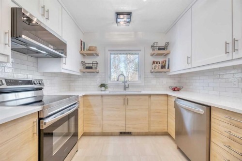 48 Waterloo Drive Sw, Calgary, AB - Indoor Photo Showing Kitchen