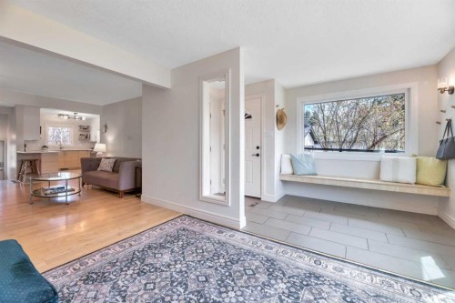 48 Waterloo Drive Sw, Calgary, AB - Indoor Photo Showing Other Room