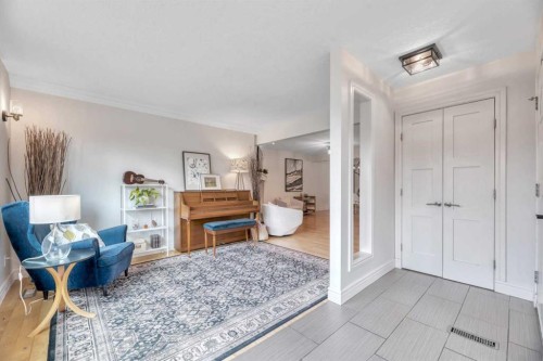 48 Waterloo Drive Sw, Calgary, AB - Indoor