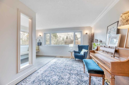 48 Waterloo Drive Sw, Calgary, AB - Indoor Photo Showing Living Room
